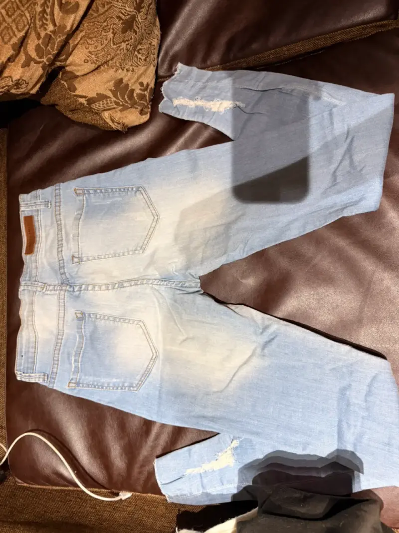 Jeans claro americanino y jeans de cuero, vestido - 2