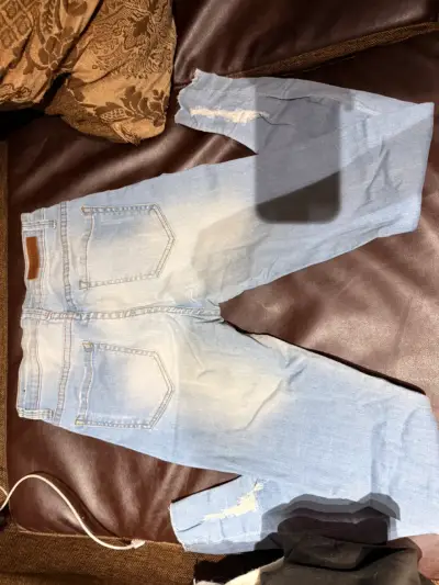 Jeans claro americanino y jeans de cuero, vestido - miniatura 2