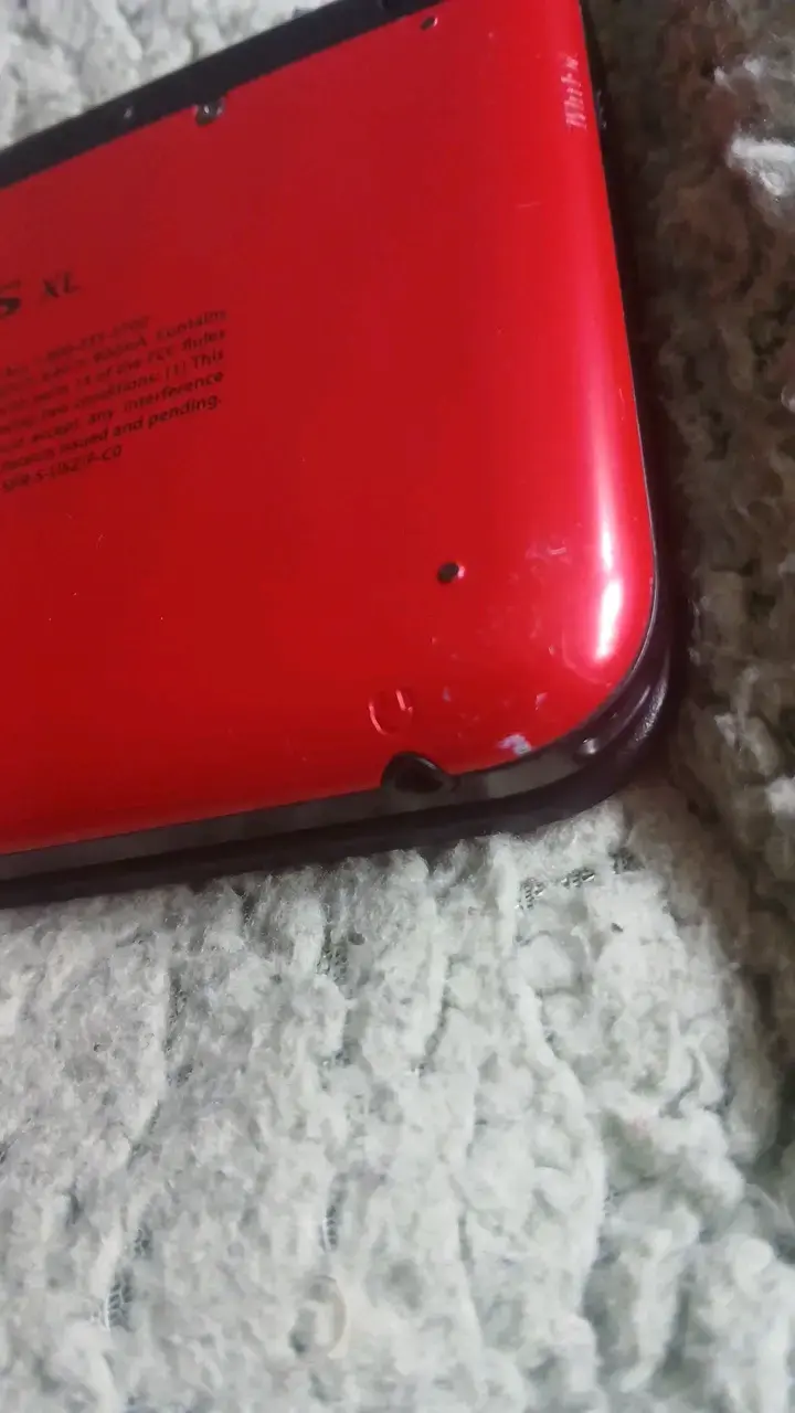 Consola portátil Nintendo 3DS XL roja con cargador - 4