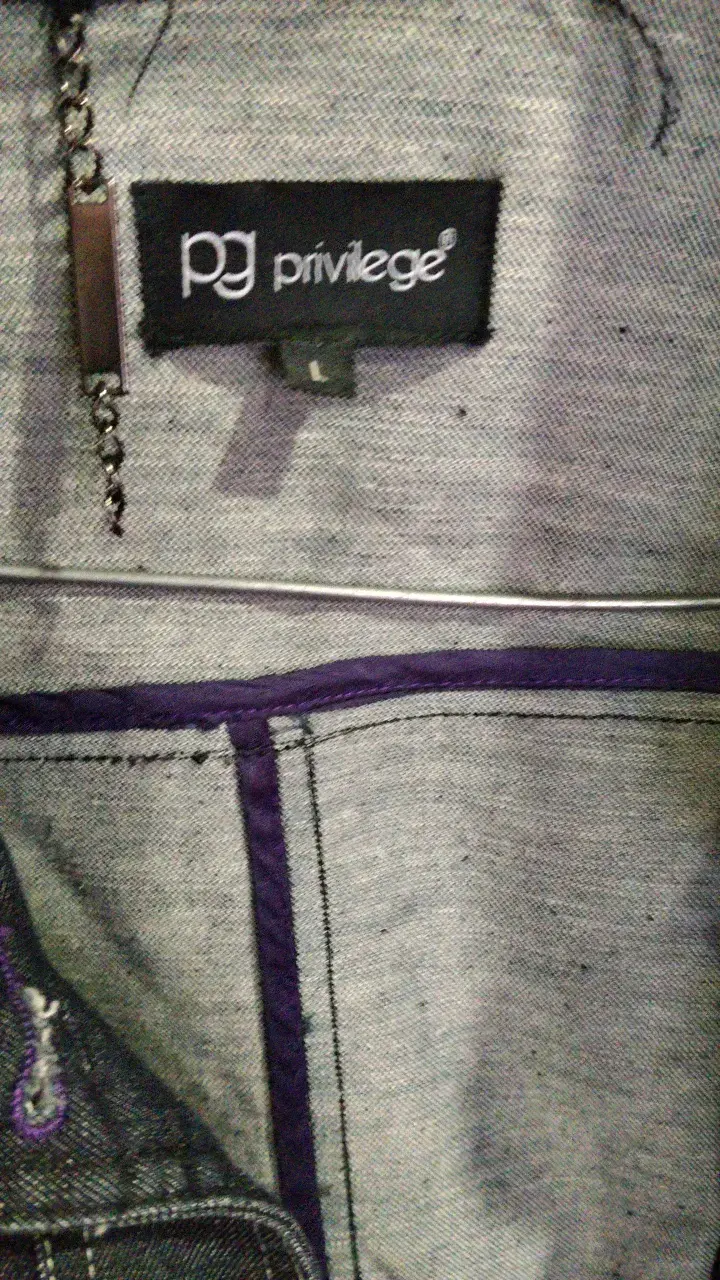 Chaqueta de mezclilla Privilege con detalles morados - 1