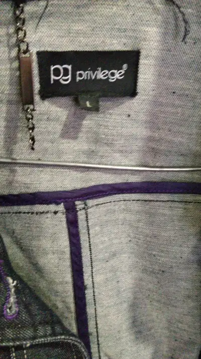 Chaqueta de mezclilla Privilege con detalles morados - miniatura 1