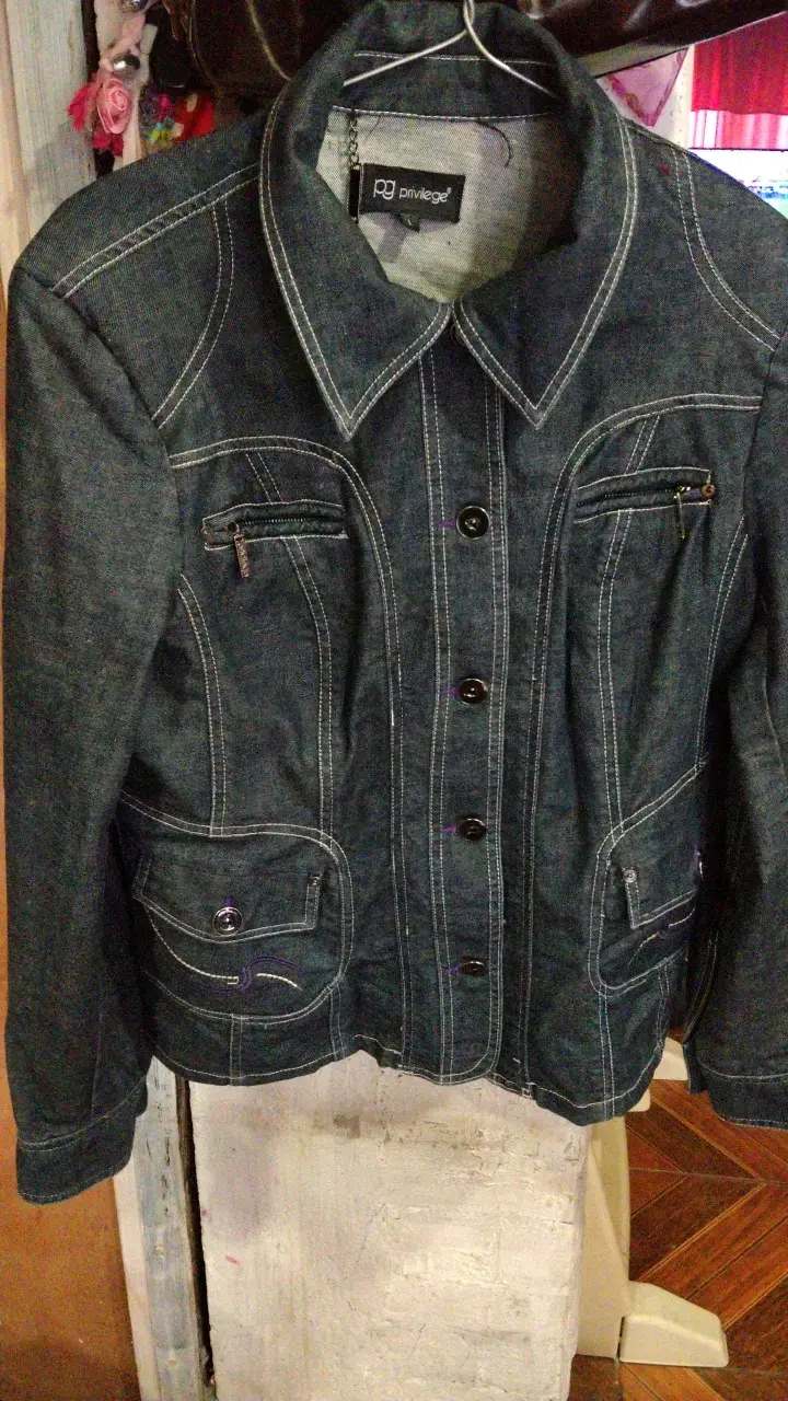 Chaqueta de mezclilla Privilege con detalles morados - 3