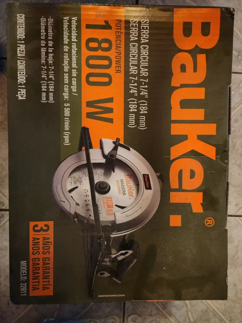 Sierra Circular Bauker 7-1/4'' 1800W - 1