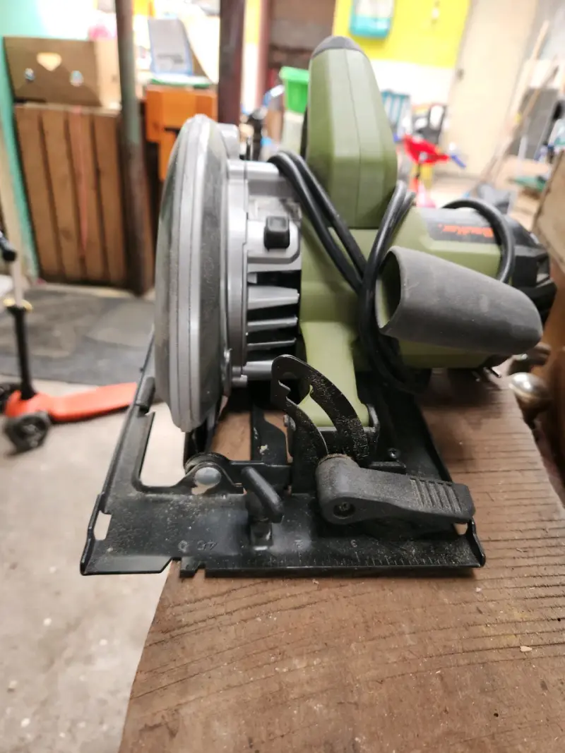 Sierra Circular Bauker 7-1/4'' 1800W - 4