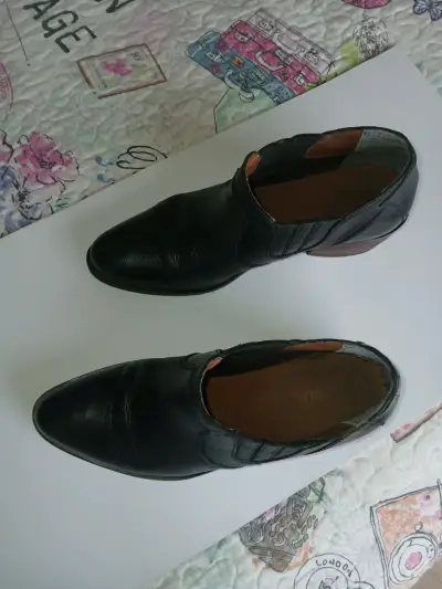 Zapatos de cuero negro para mujer - miniatura 6