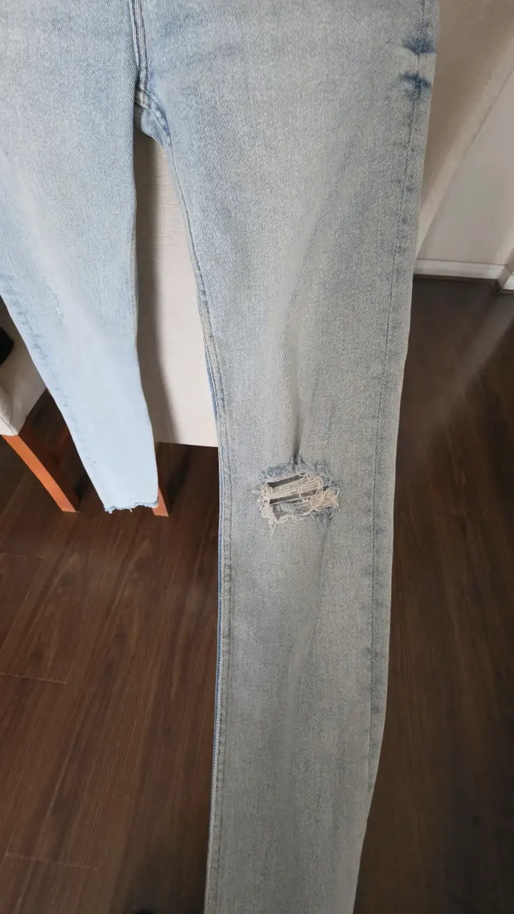 Jeans Zara desgastados para mujer - 5