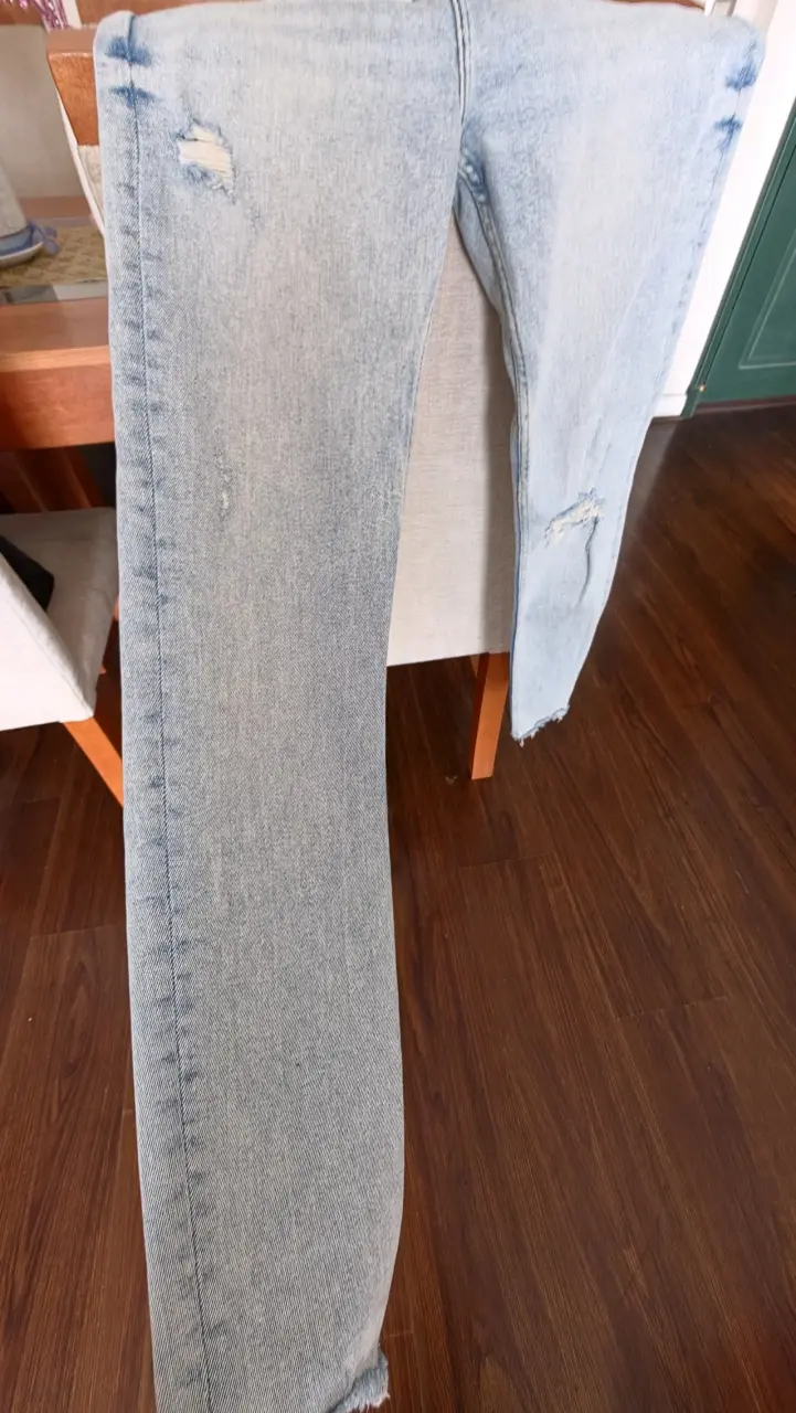 Jeans Zara desgastados para mujer - 6