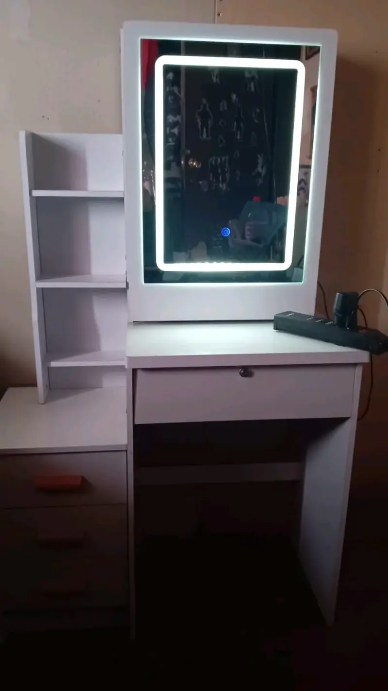 Tocador con espejo iluminado LED y cajones - 1
