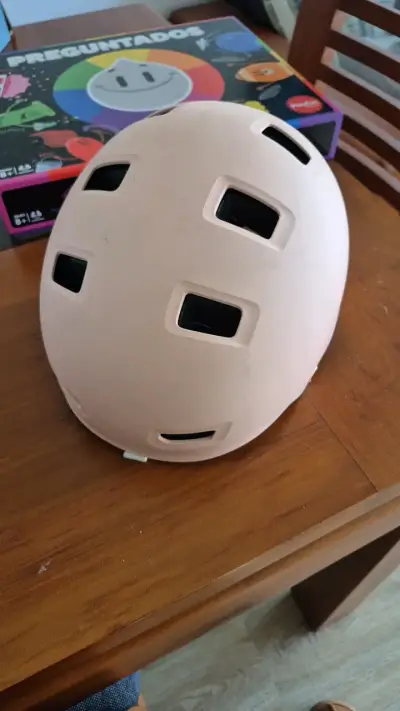 Casco de bicicleta rosa - miniatura 1