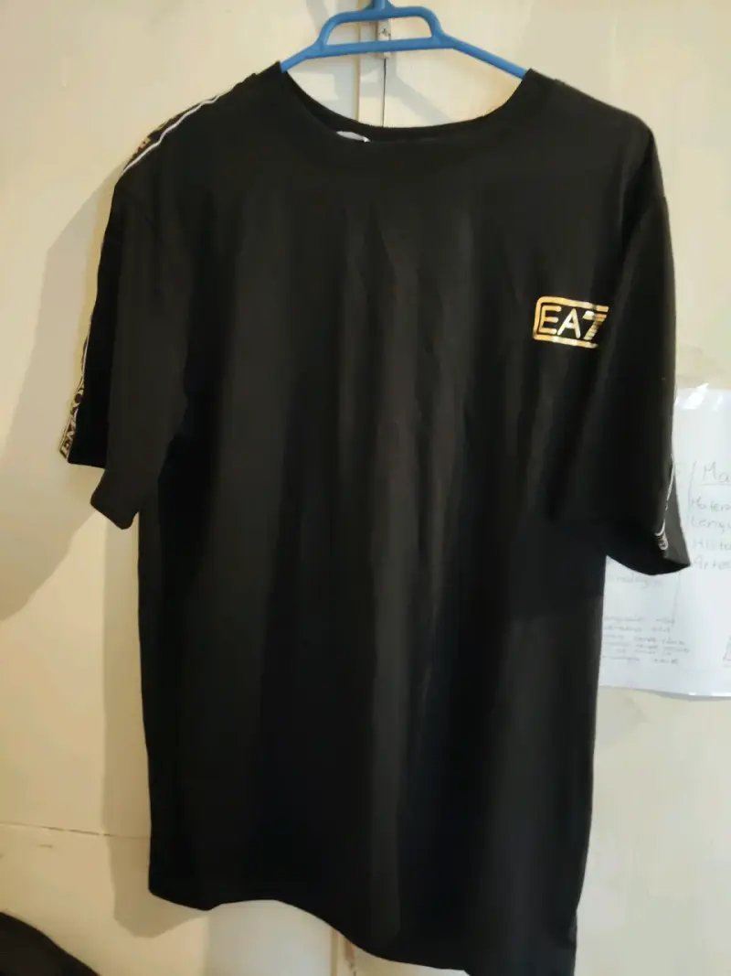Polera negra EA7 para hombre - 1