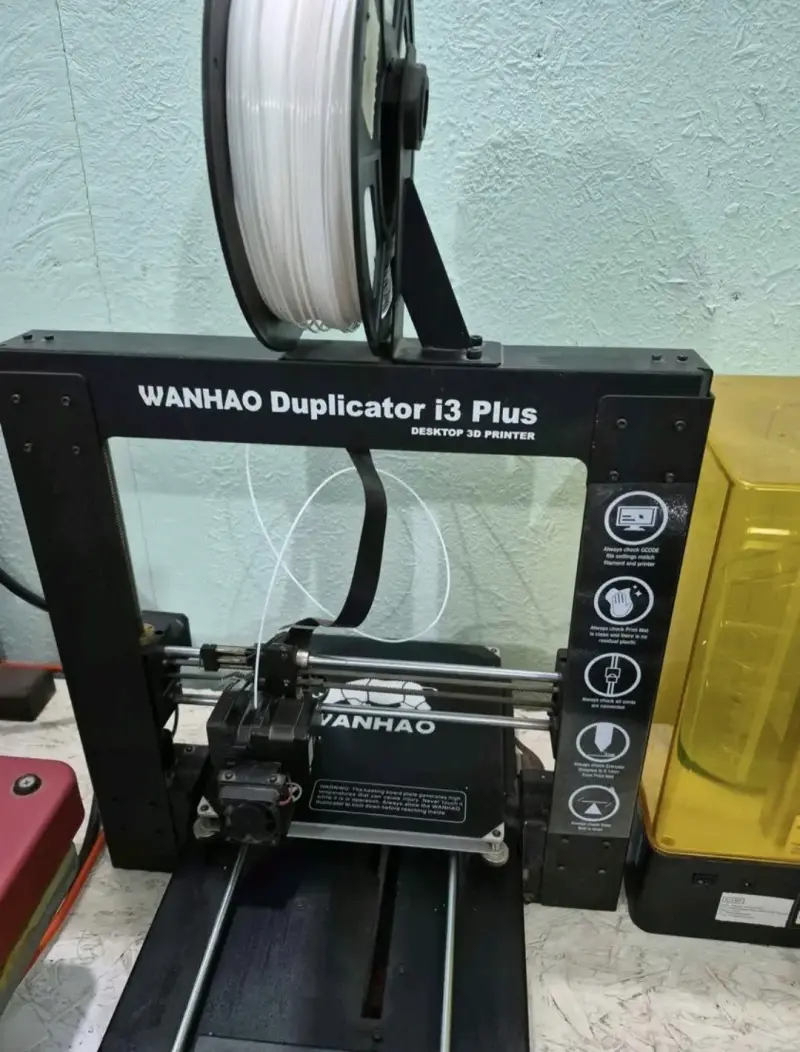Impresora 3D Wanhao Duplicator i3 Plus con Filamento