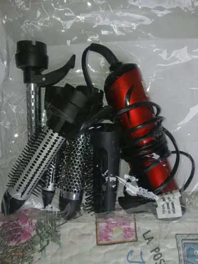 Cepillo alisador y rizador multifuncional rojo - miniatura 1