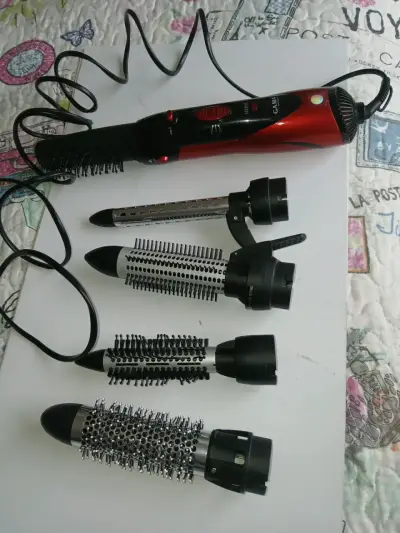 Cepillo alisador y rizador multifuncional rojo - miniatura 2