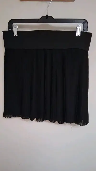 Falda plisada negra elegante - miniatura 1