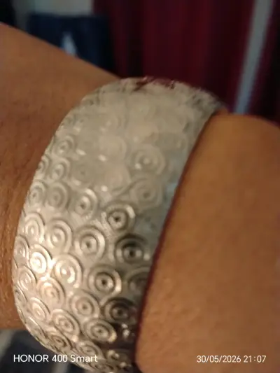 Brazalete de plata con diseño circular - miniatura 2