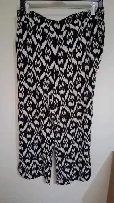 Pantalones de lino estampados en blanco y negro - miniatura 1