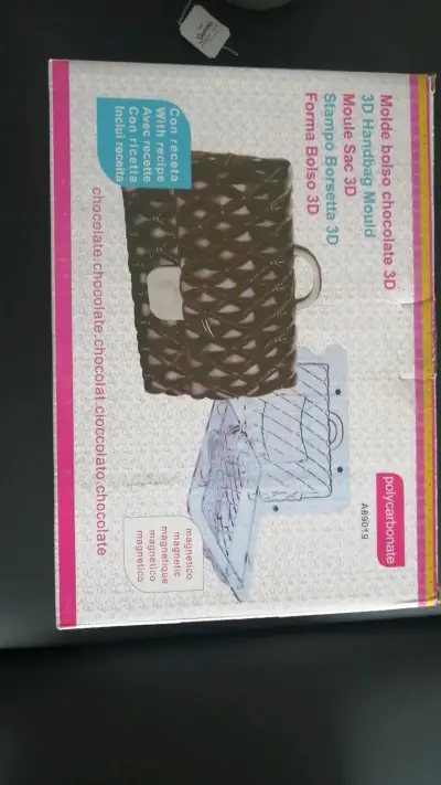Molde 3D para chocolate en forma de bolso - miniatura 1