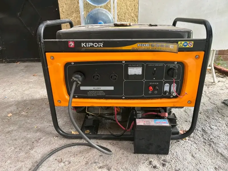 Generador eléctrico Kipor KGE6500E a gasolina