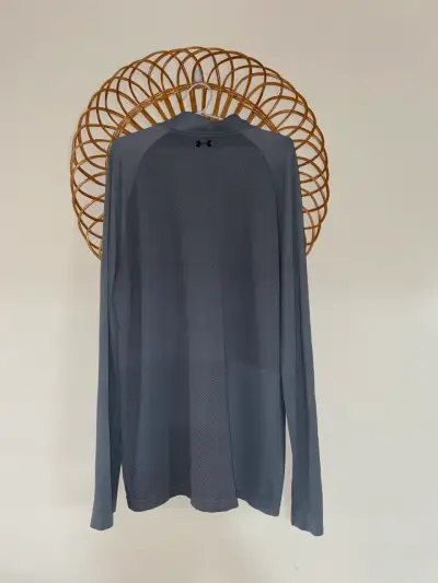 Polera deportiva gris Under Armour - miniatura 2