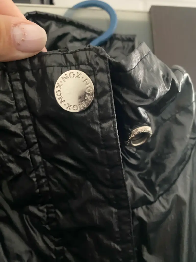 Chaqueta corta vientos negra para mujer - 2
