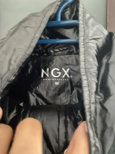 Chaqueta corta vientos negra para mujer - miniatura 3