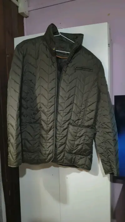 Chaqueta acolchada verde para hombre - miniatura 1