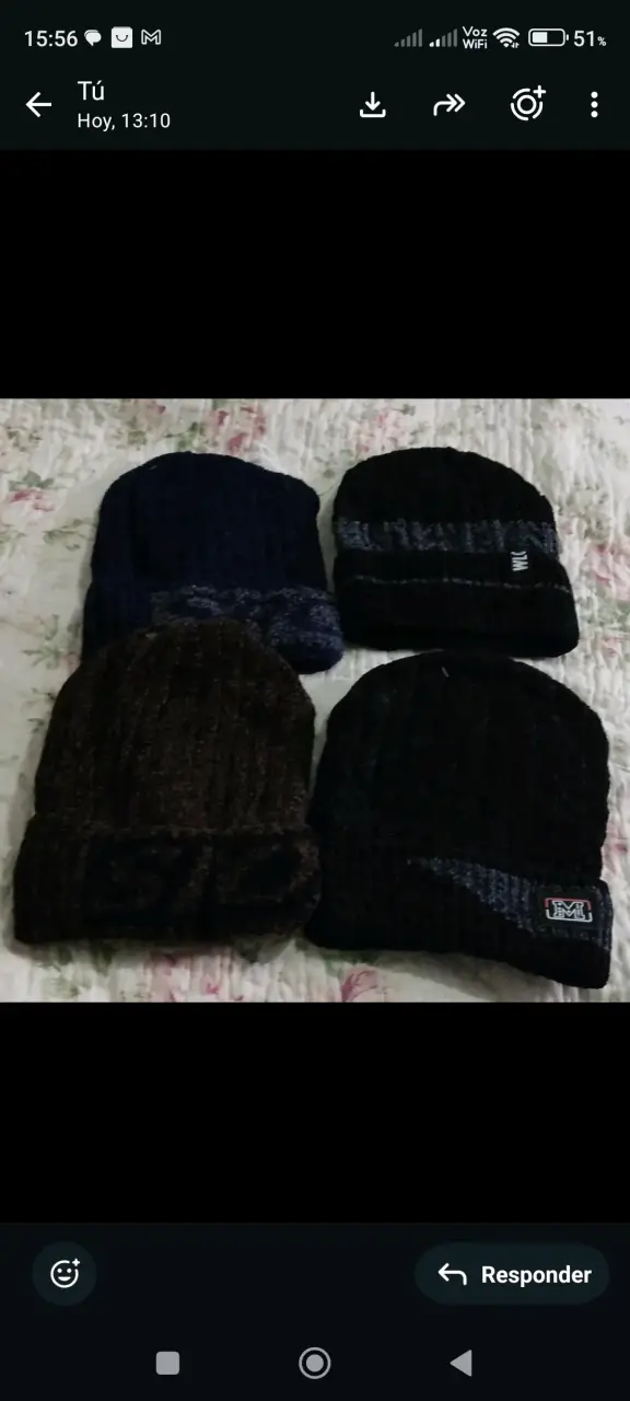 Set de gorros tejidos con pompones para invierno - 2