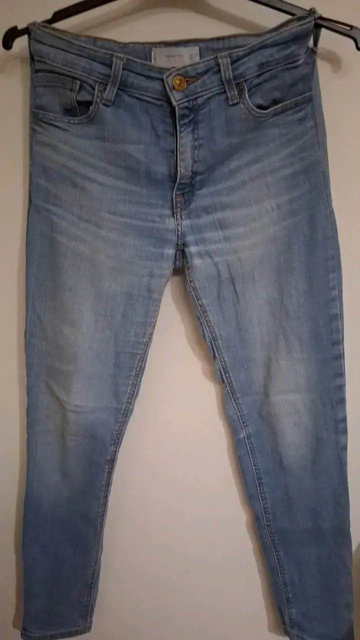 Jeans de mezclilla azul claro Mango para mujer - 1
