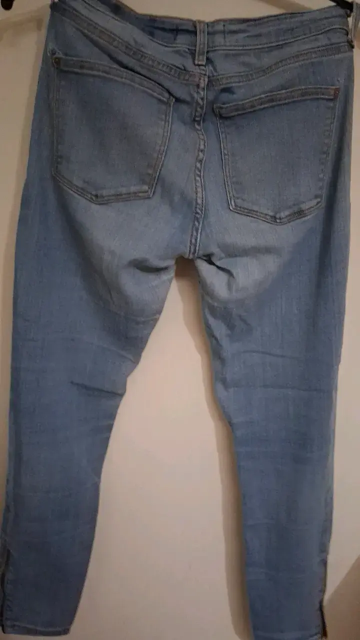Jeans de mezclilla azul claro Mango para mujer - 2