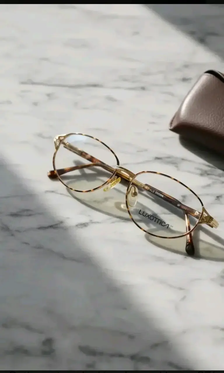 Marcos De lentes Luxottica Doradas - 1