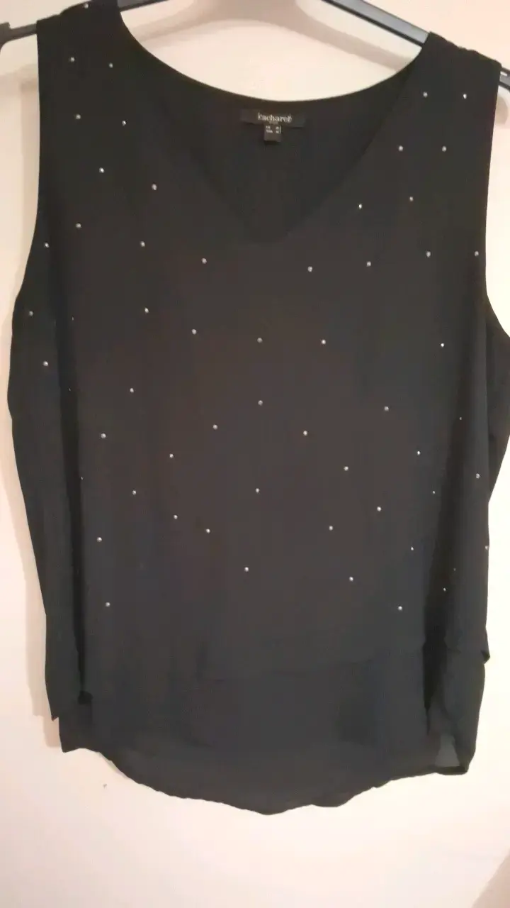 Blusa negra con detalles brillantes - 1