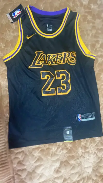 Camiseta NBA Lakers número 23 negra - miniatura 1
