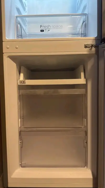 Refrigerador Midea 169 litros - miniatura 2