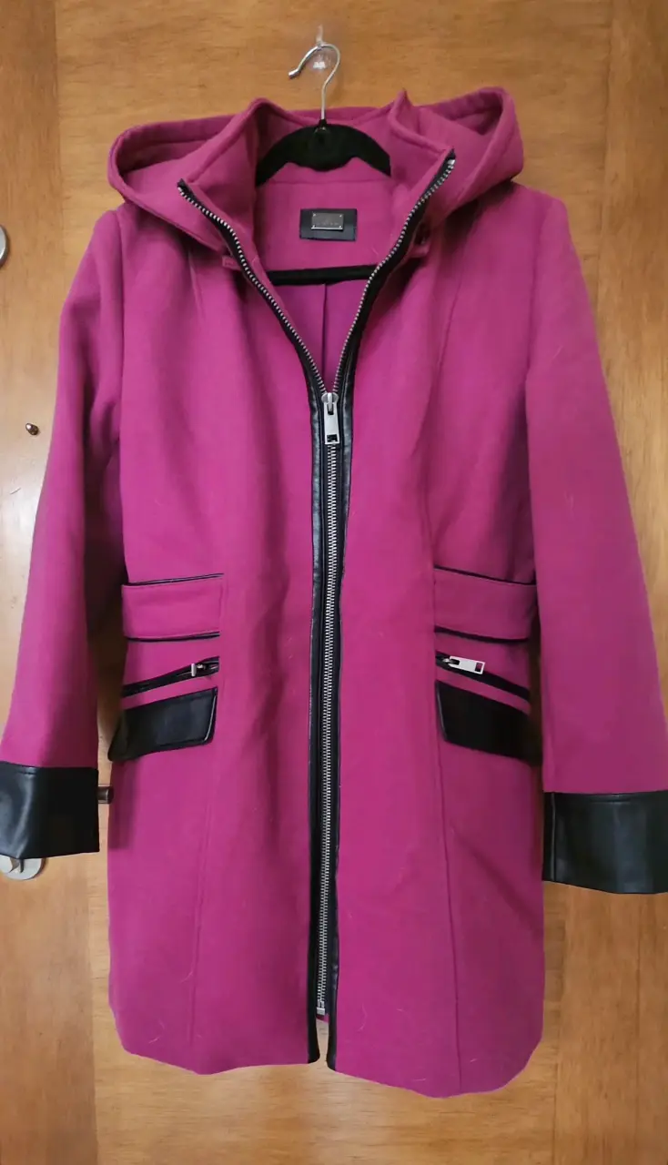 Abrigo de mujer marca ASH - 1