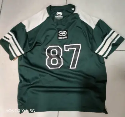 Polera deportiva verde Ecko Unltd con número 87 - miniatura 1