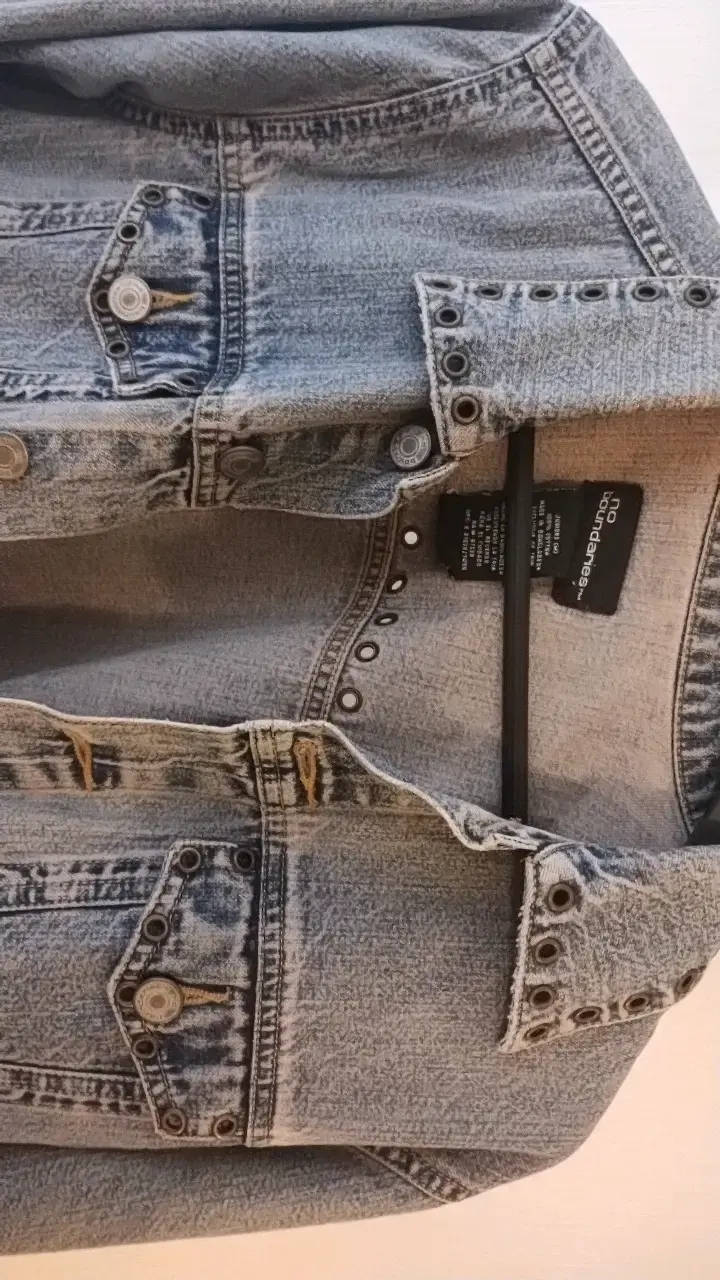 Chaqueta de mezclilla con tachas para mujer - 2