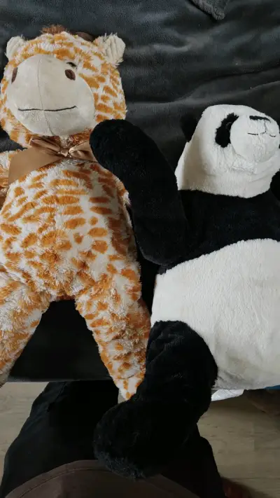 Peluches gigantes jirafa y panda suaves - miniatura 1
