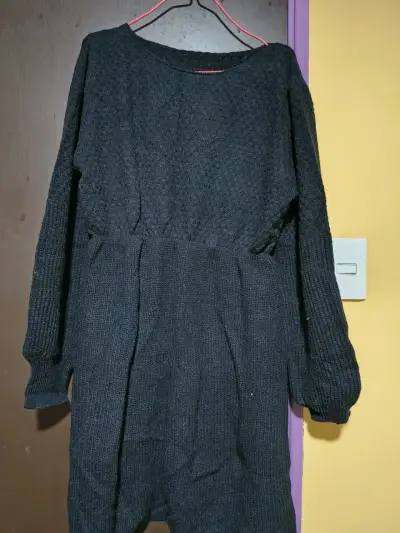 Vestido de punto negro para mujer - miniatura 1