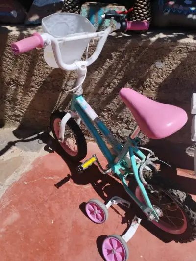 Bicicleta infantil con ruedas de entrenamiento - miniatura 2