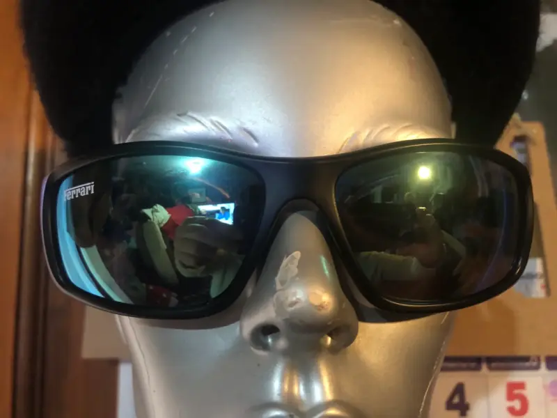 Gafas de Sol Ferrari Negras con Lentes Espejados