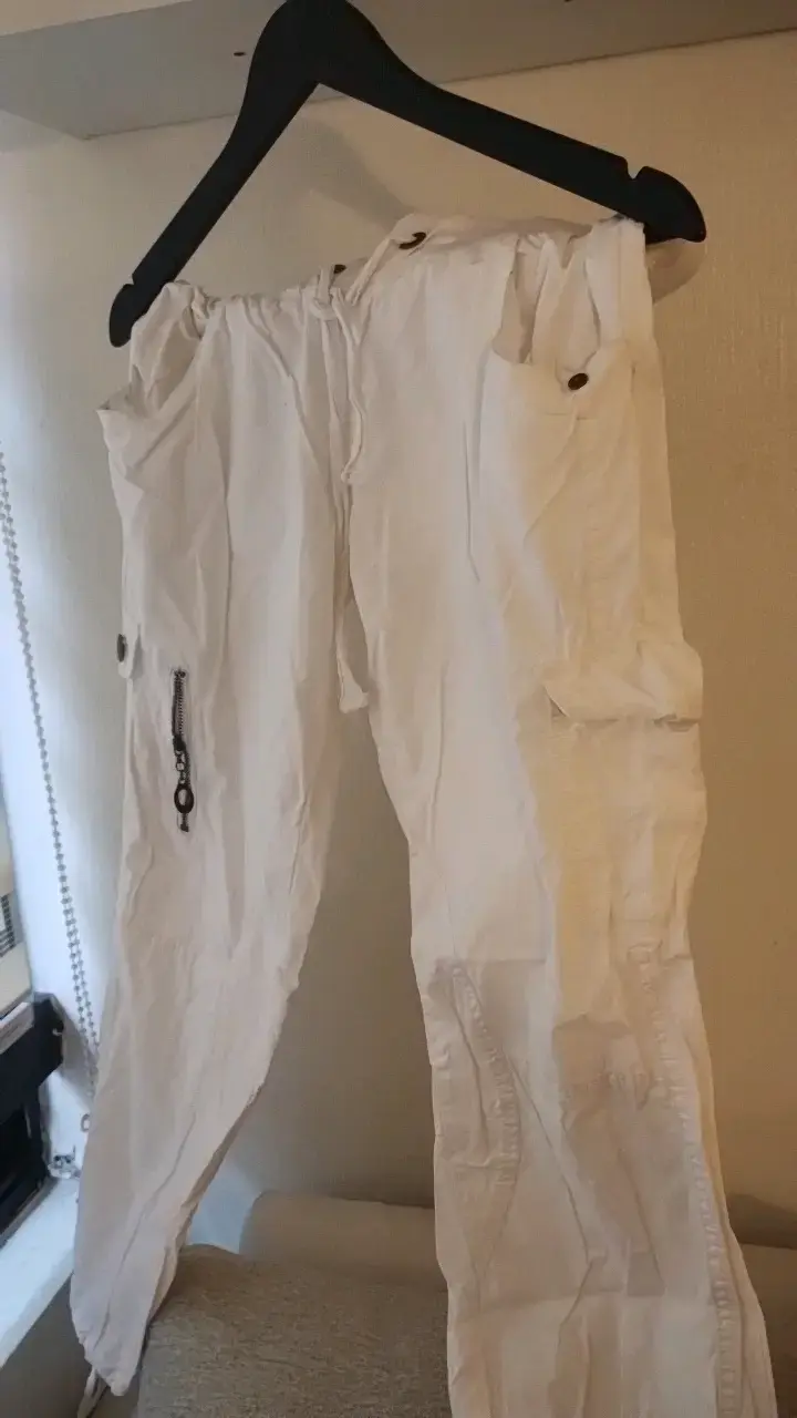 Pantalones cargo blancos mujer con bolsillos - 4