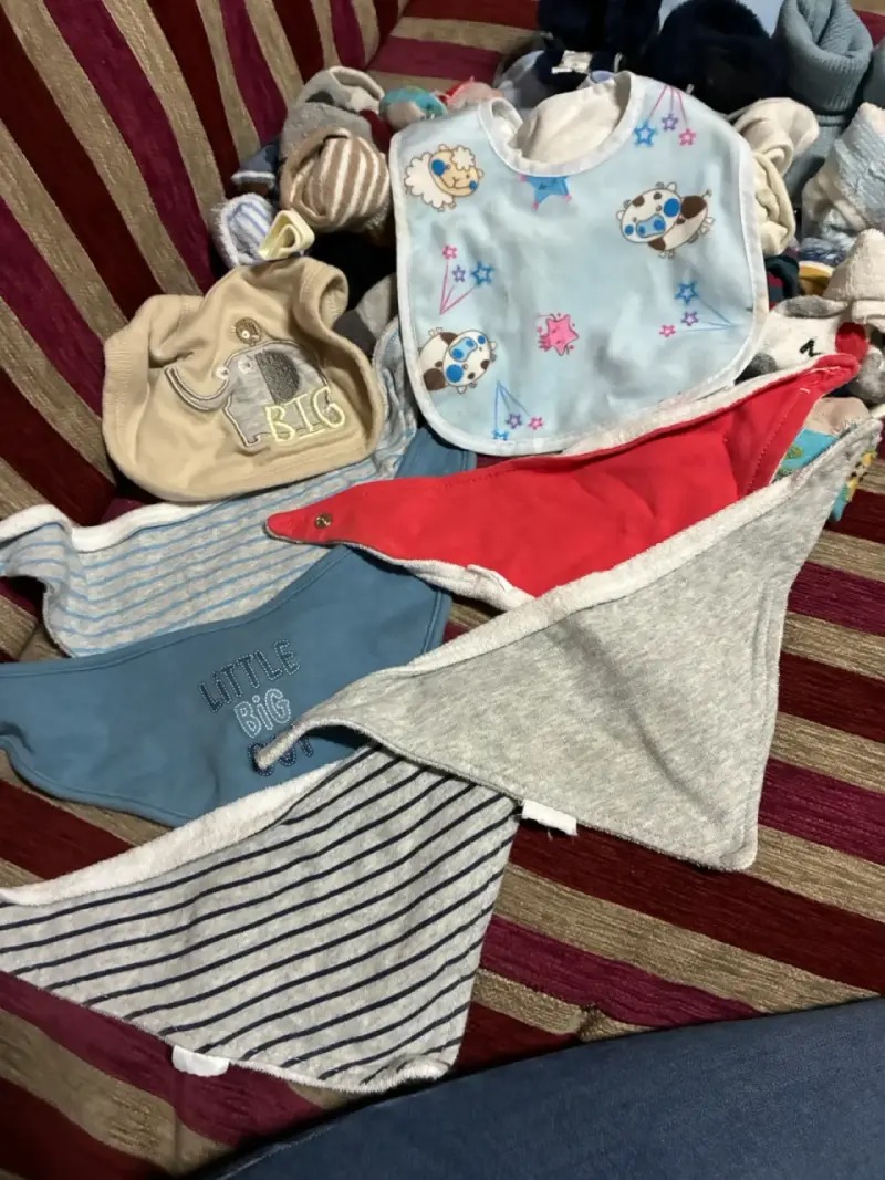 Set de baberos para bebé con diseños variados