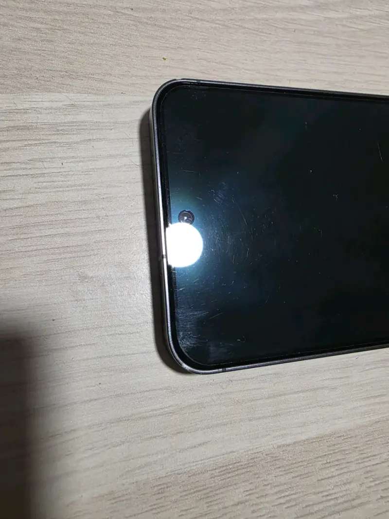 Smartphone Samsung Galaxy S24 FE en buen estado - 3