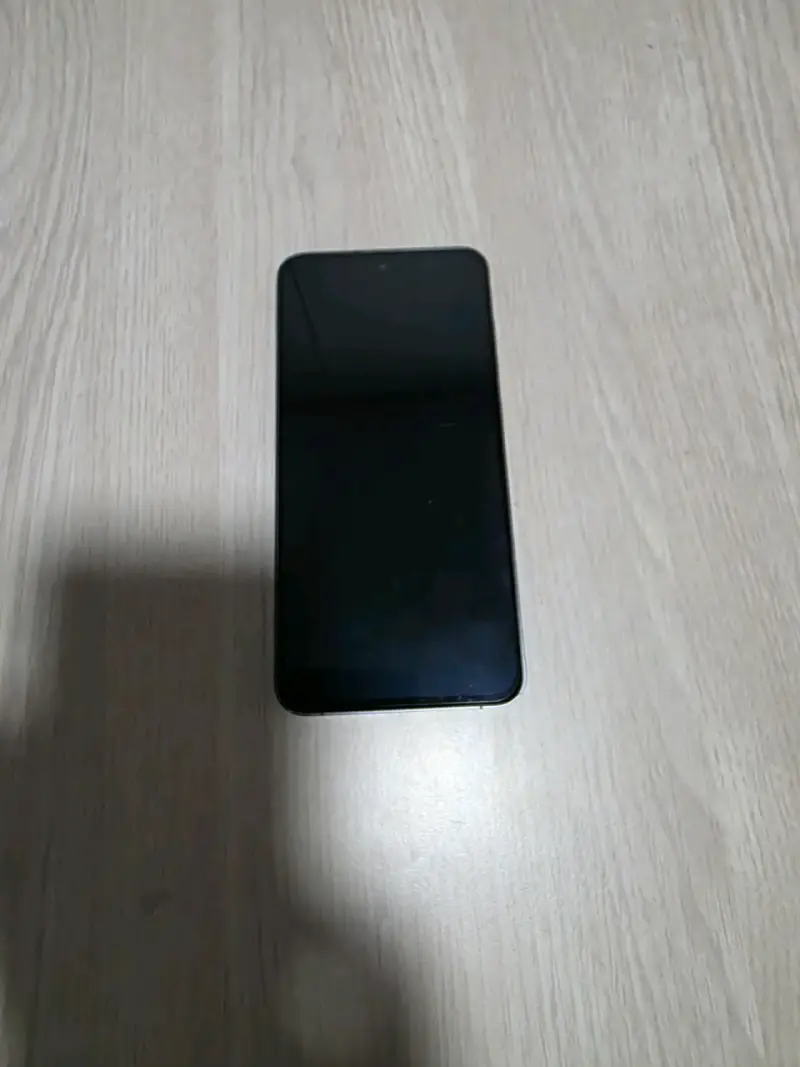 Smartphone Samsung Galaxy S24 FE en buen estado - 4