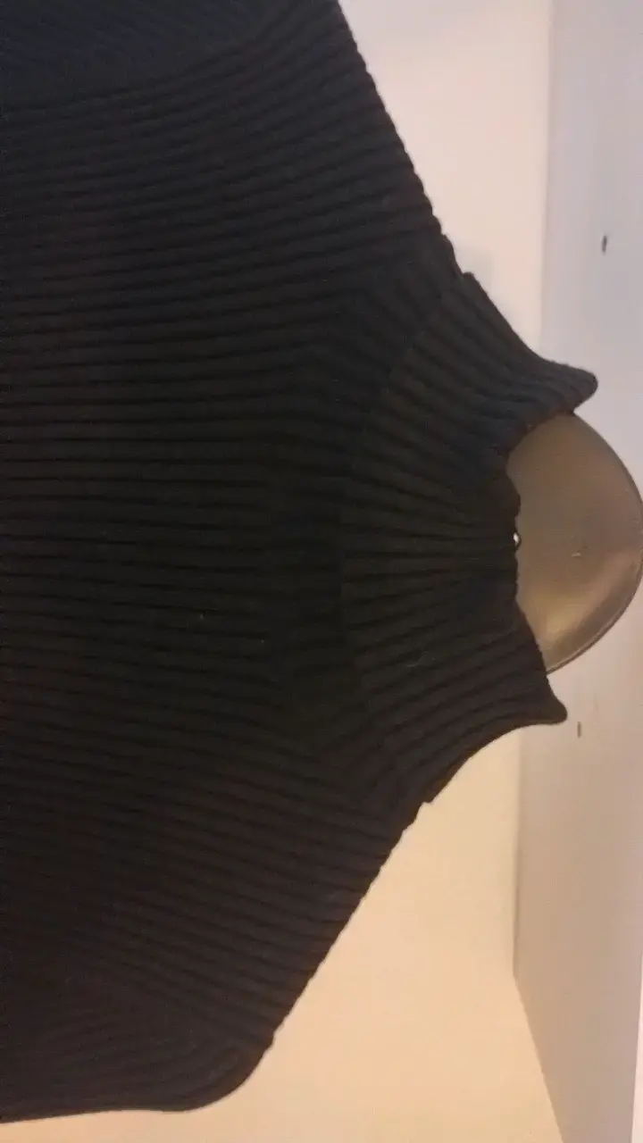 Vestido negro ajustado de manga larga - 2
