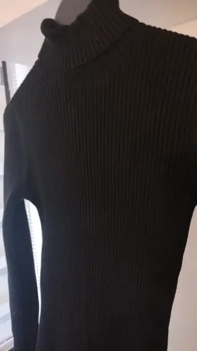 Vestido negro ajustado de manga larga - miniatura 4