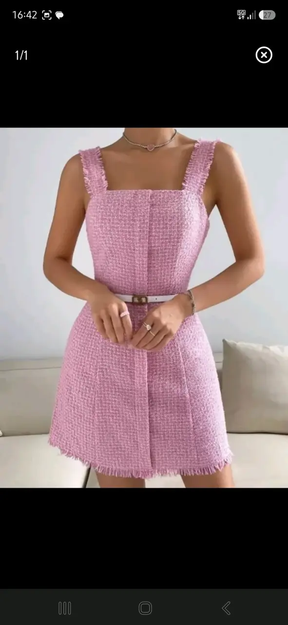 Vestido corto rosa tejido elegante