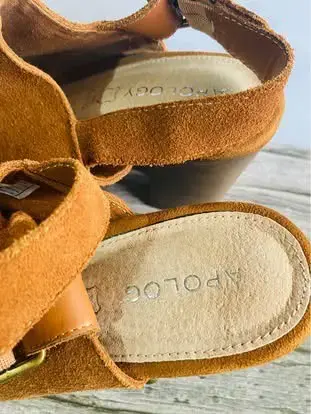 Zuecos de gamuza con taco alto y tachas - 4
