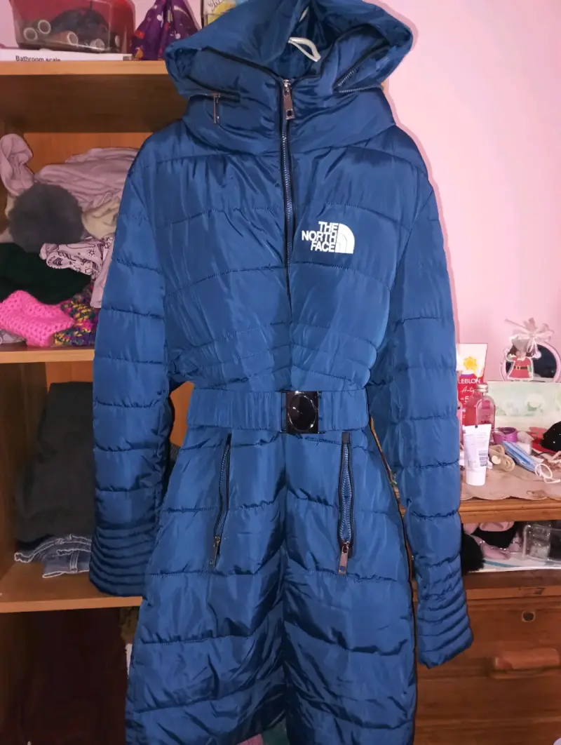 Abrigo de invierno The North Face azul con capucha - 1