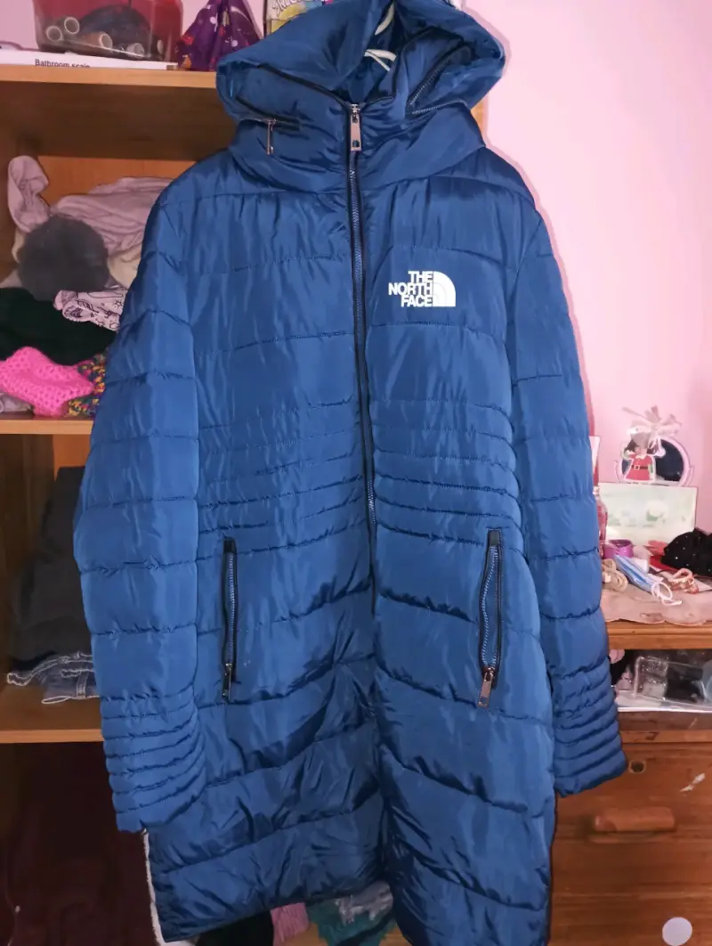 Abrigo de invierno The North Face azul con capucha - 2